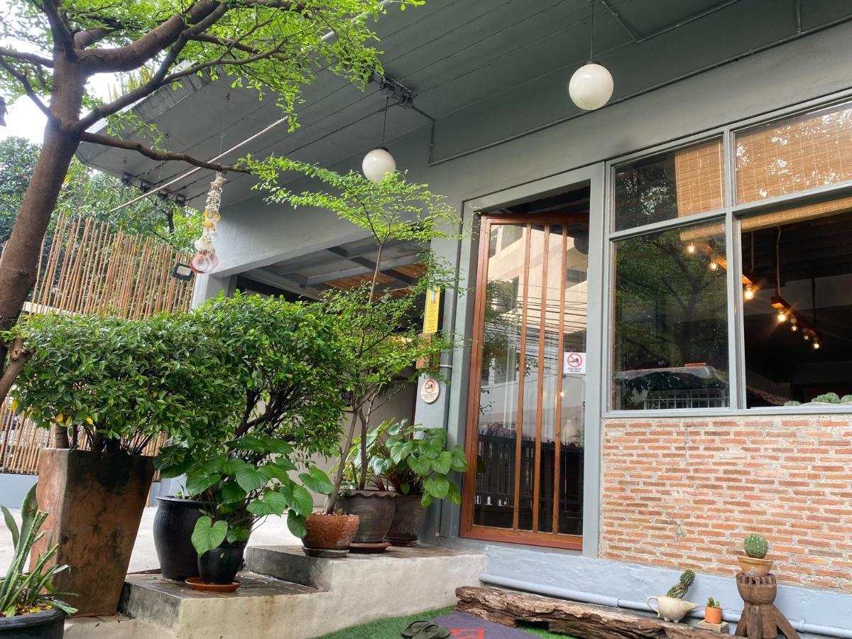 Nesuto Hostel Ramkamhaeng 52 بانكوك المظهر الخارجي الصورة