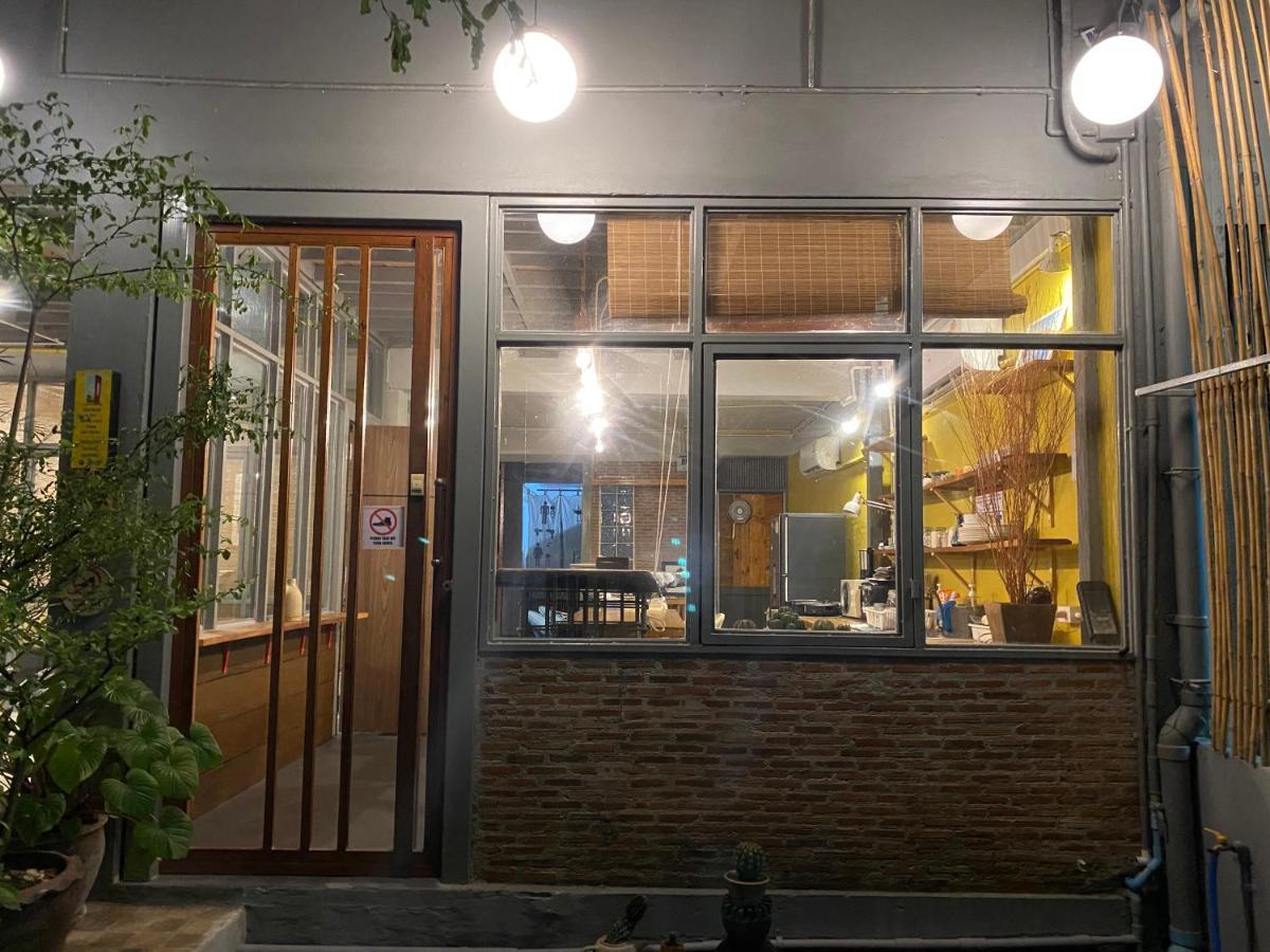 Nesuto Hostel Ramkamhaeng 52 بانكوك المظهر الخارجي الصورة